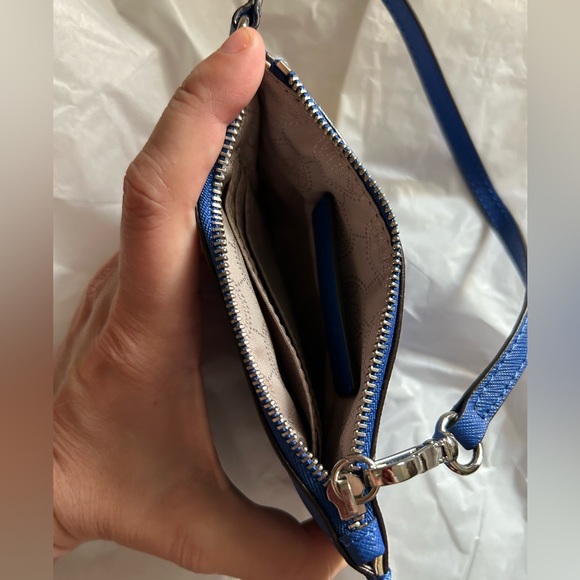 NWT Michael Kors adorable small blue wristlet!!! PRICE FIRM - Picture 4 of 5